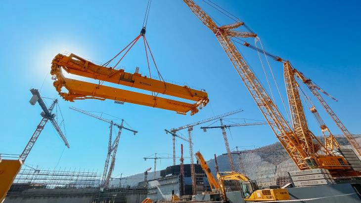 Polar crane lifted into place at Akkuyu unit 1