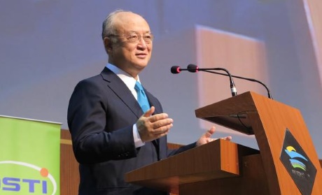 Amano in Kuala Lumpur, Jan 2015 (C.Brady-IAEA) 460x279