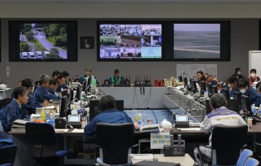 Fukushima Emergency Response Room, 13 May 2011