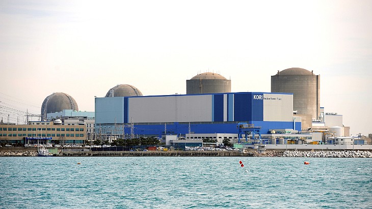 Korean reactor gets go-ahead to restart