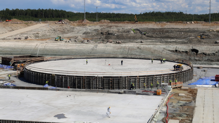 Foundation pit completed for Leningrad 8 reactor