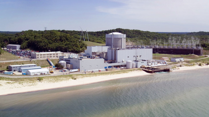 Michigan governor calls for nuclear plant to reopen