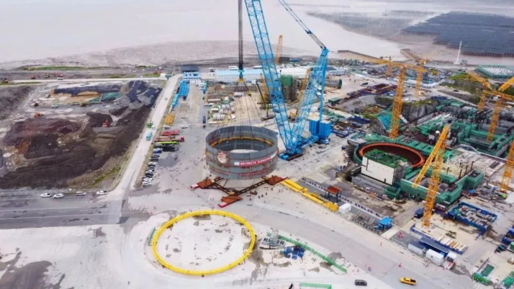 Containment vessel takes shape at Sanmen 4