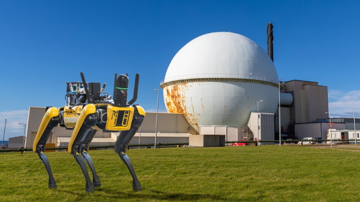 Robot navigates Dounreay evaporator cell