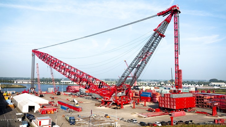 Mammoet launches world's biggest land-based crane